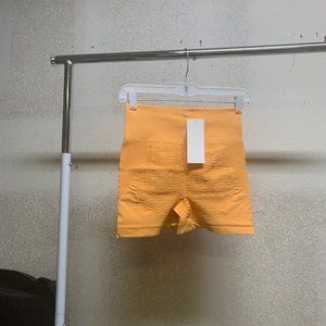 Colarlemo Women's Yellow Seamless Compression Athletic Shorts L NWT